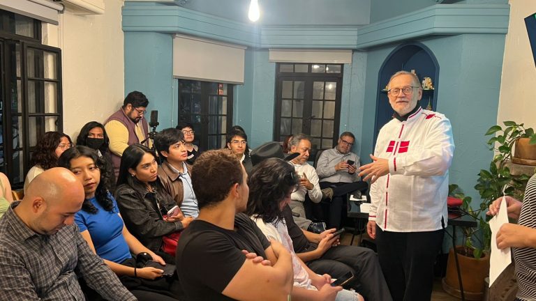 Mesa ECUM sobre gentrificación en CDMX con Carlos Morales-Schechinger, análisis de derecho al suelo y políticas urbanas incluyentes.