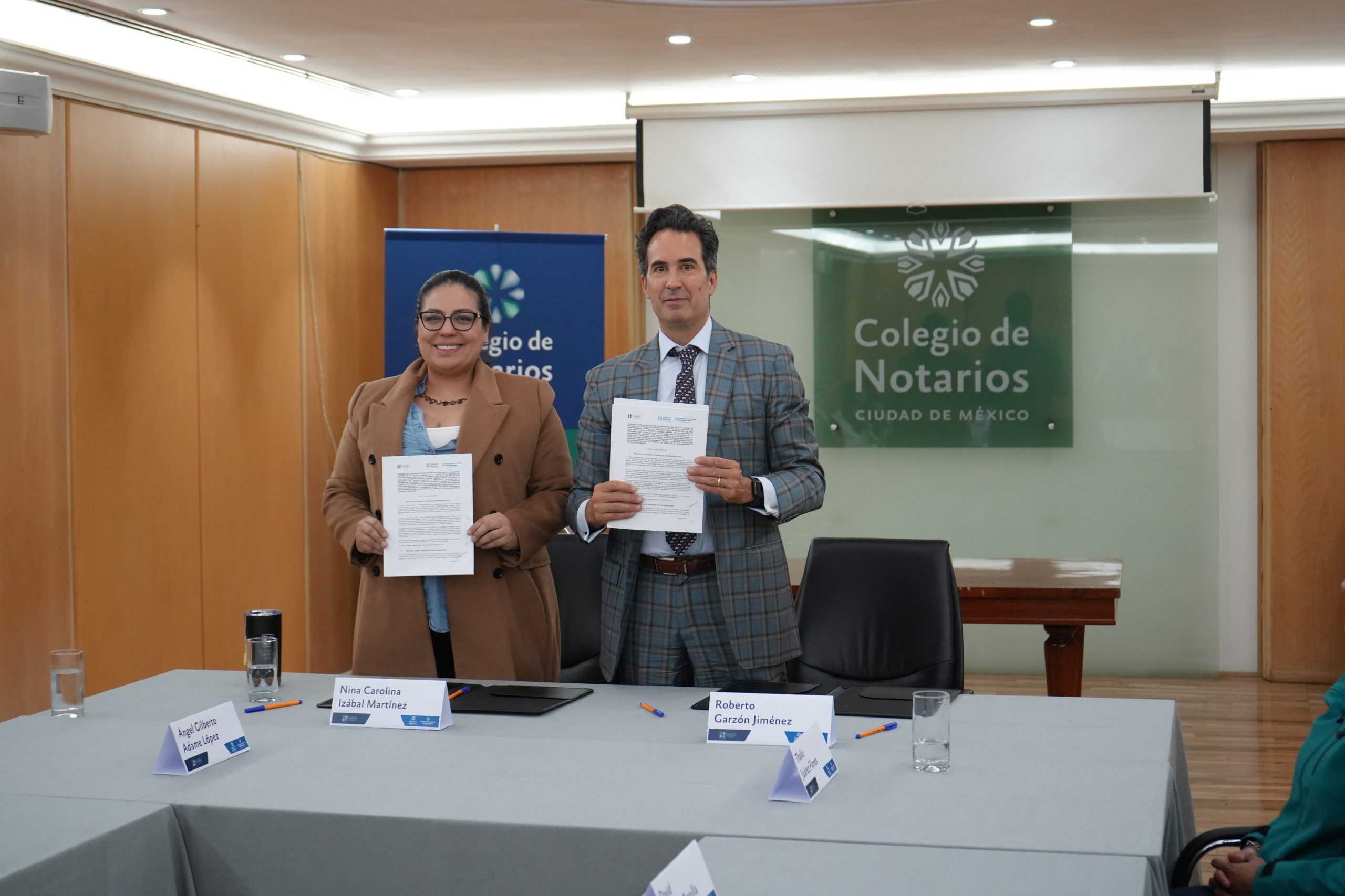 Convenio histórico entre el Colegio de Urbanistas de México y el Colegio de Notarios de la Ciudad de México para fortalecer el ordenamiento territorial y la certeza jurídica.