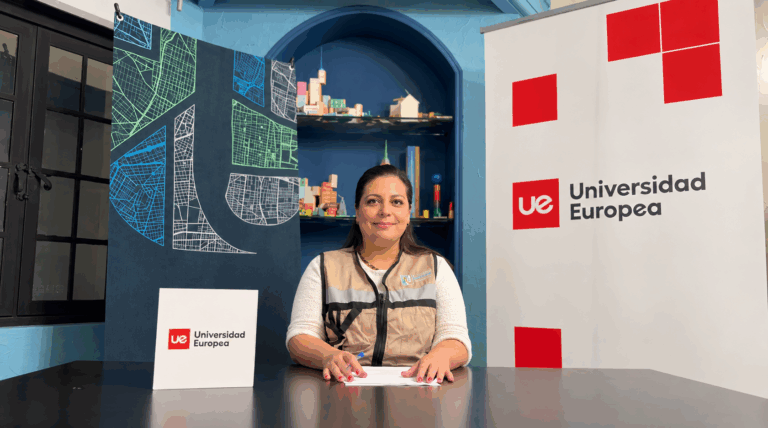 Representante de la Universidad Europea durante la formalización del convenio de colaboración con el Colegio de Urbanistas de México para impulsar la formación y profesionalización de los urbanistas.